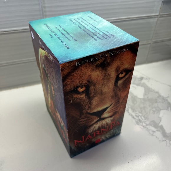 Narnia Book Set - CW Lewis Chronicles of Narnia 7 Book Collection - Picture 5 of 6